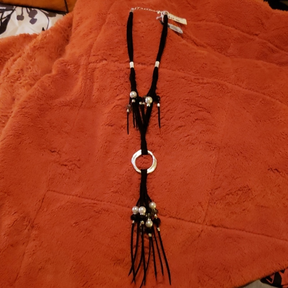 Gardenia silvertone necklace